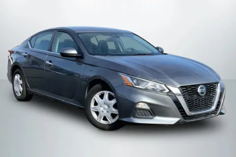 Photos of 2021 Nissan Altima 2.5 S Sedan 4D for sale in Janesville, WI at Cool Car Guys