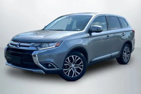 Gray 2018 Mitsubishi Outlander SE Sport Utility 4D for sale in Janesville, WI