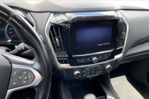 More photos of 2021 Chevrolet Traverse LT Sport Utility 4D at Cool Car Guys, WI