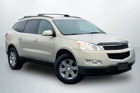 Photos of 2010 Chevrolet Traverse LT Sport Utility 4D for sale in Janesville, WI at Cool Car Guys