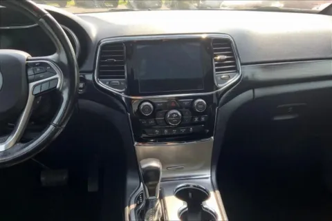 More photos of 2020 Jeep Grand Cherokee Altitude Sport Utility 4D at Cool Car Guys, WI