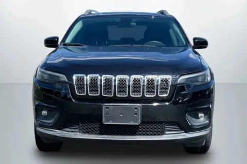 Another view of 2019 Jeep Compass Trailhawk Sport Utility 4D for sale in Janesville, WI at Cool Car Guys