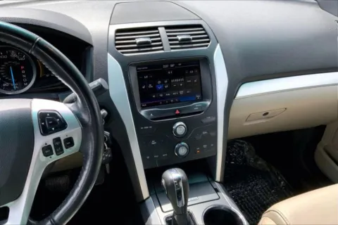More photos of 2014 Ford Explorer XLT Sport Utility 4D at Cool Car Guys, WI