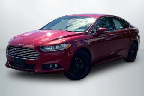 Red 2016 Ford Fusion SE Sedan 4D for sale in Janesville, WI