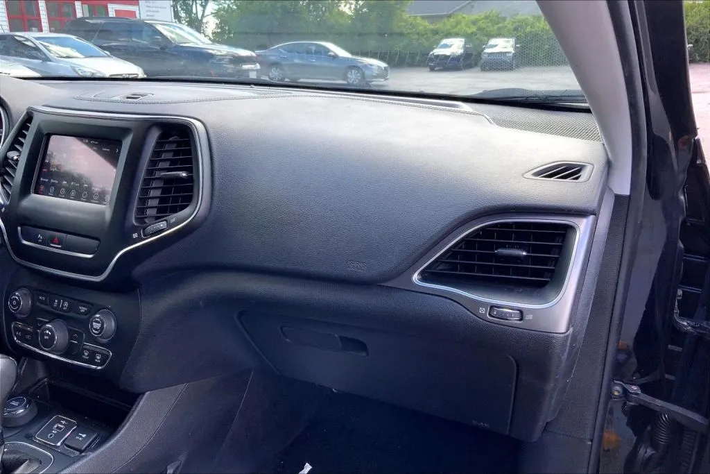 2020 Jeep Cherokee Latitude Plus - Photo 16