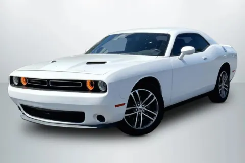 White 2019 Dodge Challenger SXT Coupe 2D for sale in Janesville, WI