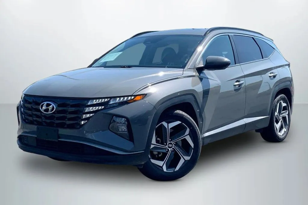 Gray 2024 Hyundai Tucson SEL Sport Utility 4D for sale in Janesville, WI