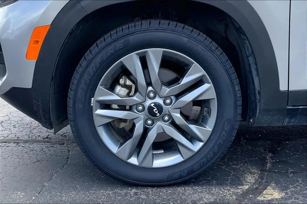 2023 Kia Seltos LX - Photo 8