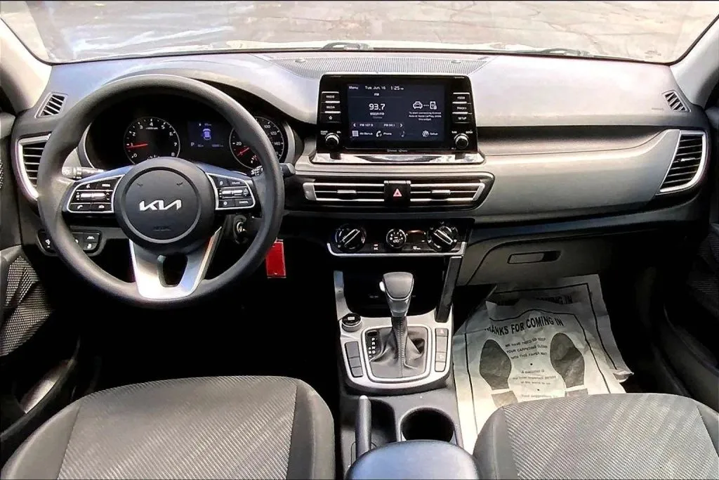 2023 Kia Seltos LX - Photo 15