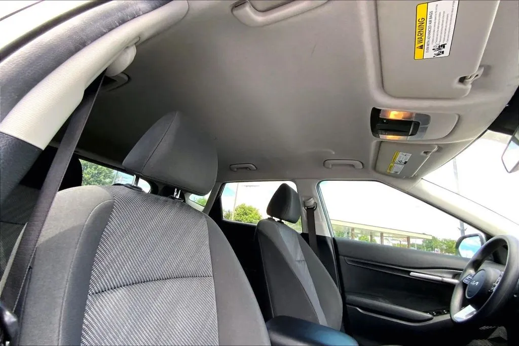 2023 Kia Seltos LX - Photo 22