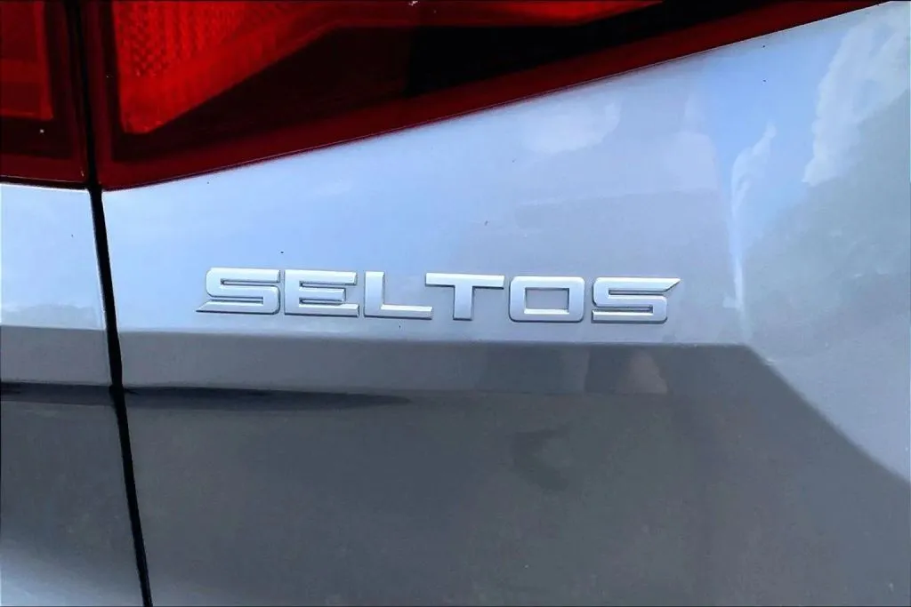 2023 Kia Seltos LX - Photo 14