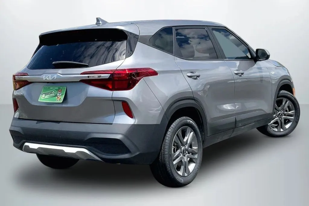 2023 Kia Seltos LX - Photo 12