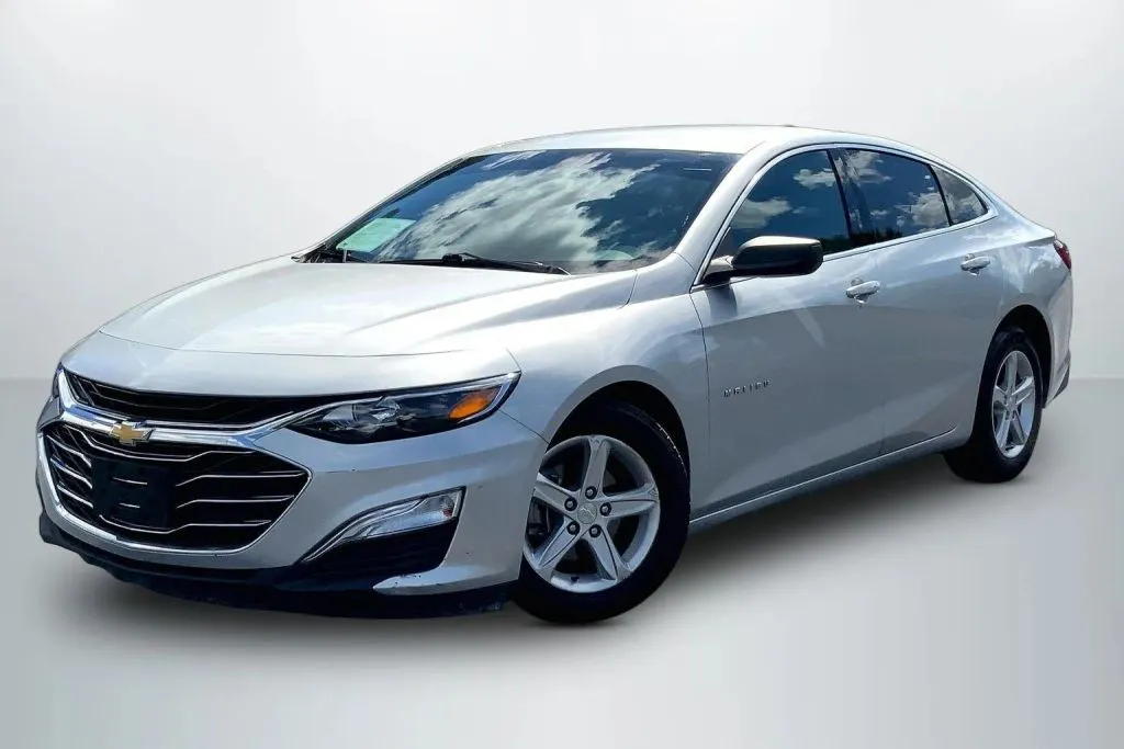 Silver 2020 Chevrolet Malibu LS Sedan 4D for sale in Janesville, WI
