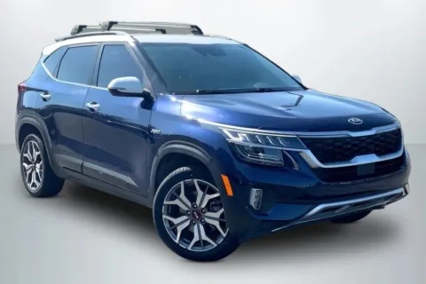 Photos of 2021 Kia Seltos SX Sport Utility 4D for sale in Janesville, WI at CCG Automotive