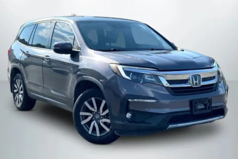 Photos of 2019 Honda Pilot EX-L w/Navi & RES Sport Utility 4D for sale in Janesville, WI at Cool Car Guys