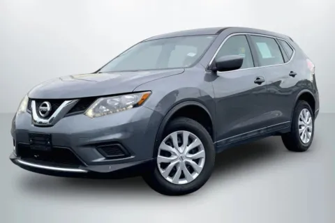 Silver 2016 Nissan Rogue S Sport Utility 4D for sale in Janesville, WI
