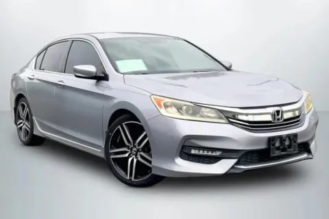 Photos of 2017 Honda Accord Sport SE Sedan 4D for sale in Janesville, WI at Cool Car Guys