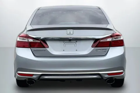 More photos of 2017 Honda Accord Sport SE Sedan 4D at Cool Car Guys, WI