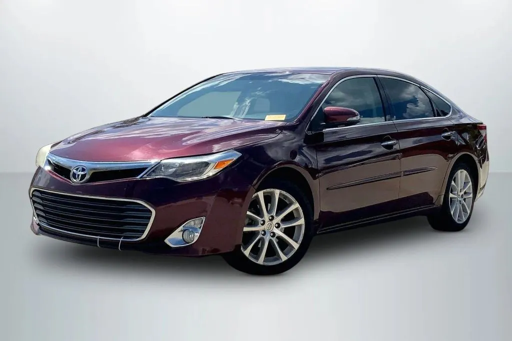 Red 2015 Toyota Avalon Limited Sedan 4D for sale in Janesville, WI