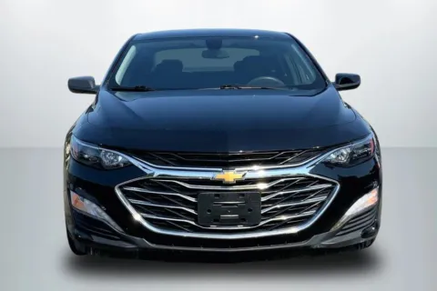 Another view of 2020 Chevrolet Malibu LT Sedan 4D for sale in Janesville, WI at Cool Car Guys