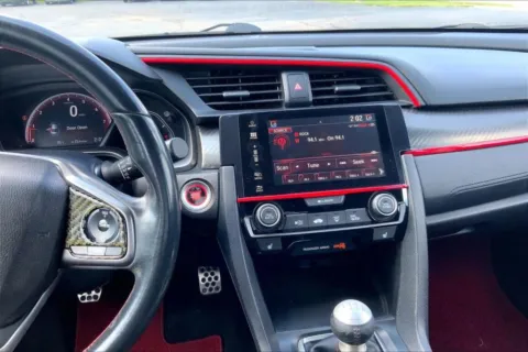 More photos of 2018 Honda Civic Si Sedan 4D at CCG Automotive, WI