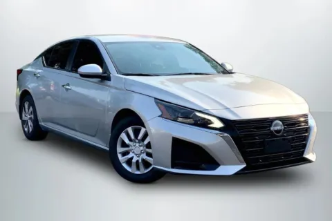 Photos of 2023 Nissan Altima 2.5 S Sedan 4D for sale in Janesville, WI at Cool Car Guys