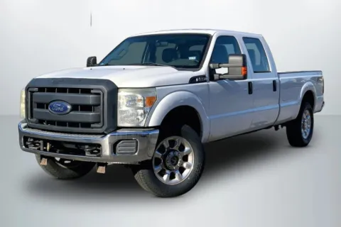 White 2015 Ford F250 Super Duty Crew Cab XL Pickup 4D 8 ft for sale in Janesville, WI