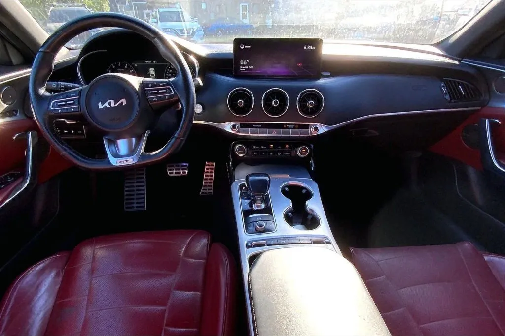 2022 Kia Stinger GT2 - Photo 15