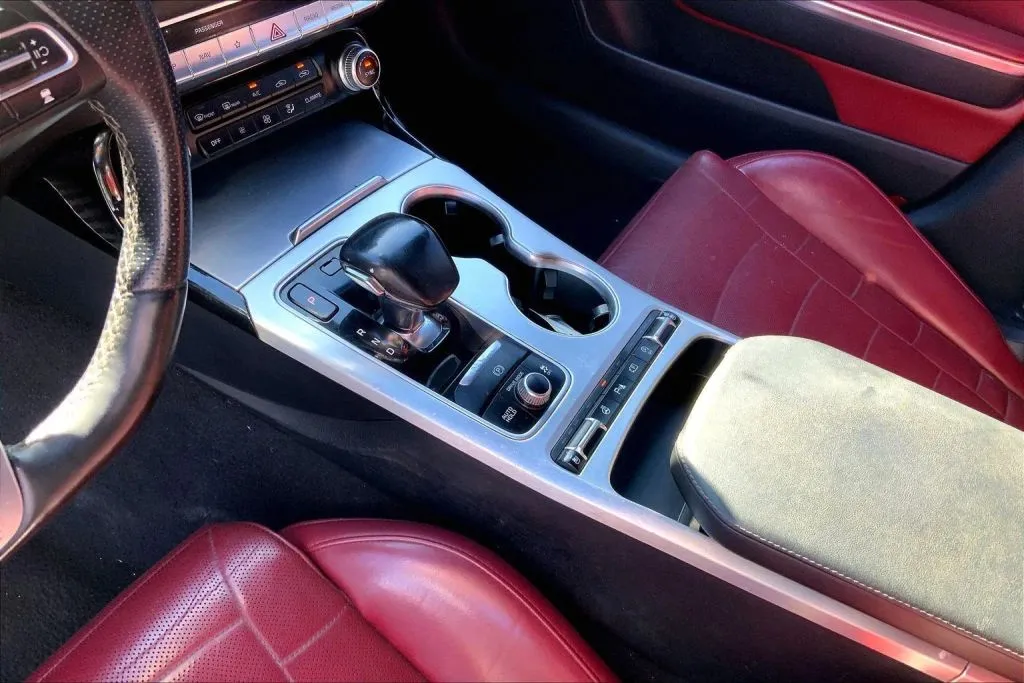 2022 Kia Stinger GT2 - Photo 17