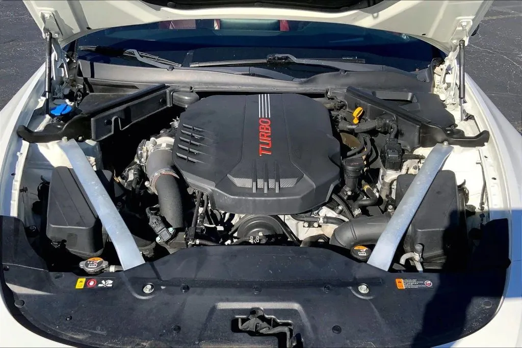 2022 Kia Stinger GT2 - Photo 9