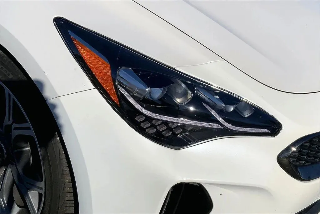 2022 Kia Stinger GT2 - Photo 28