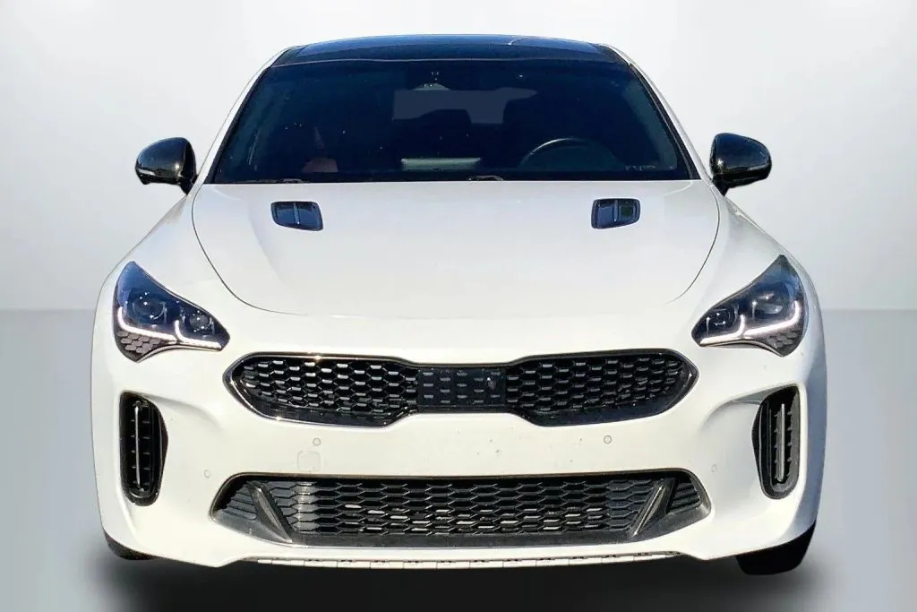 2022 Kia Stinger GT2 - Photo 3