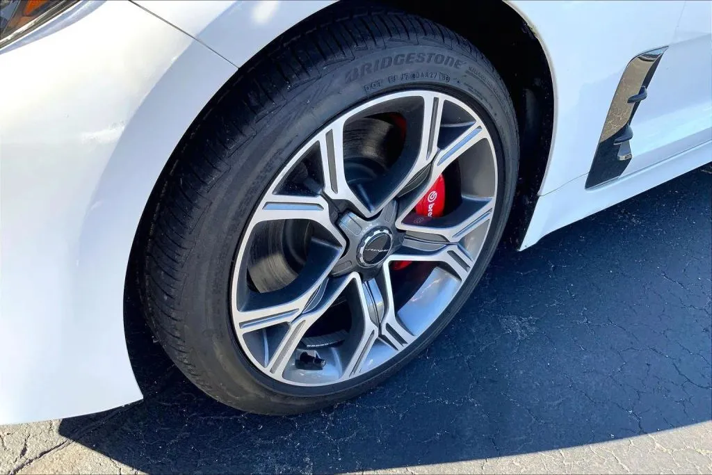 2022 Kia Stinger GT2 - Photo 8