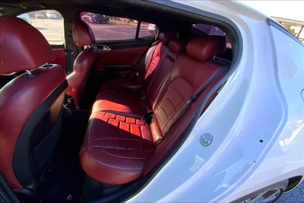 2022 Kia Stinger GT2 - Photo 26
