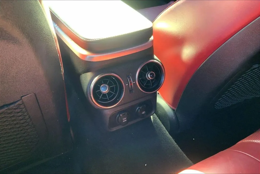 2022 Kia Stinger GT2 - Photo 35