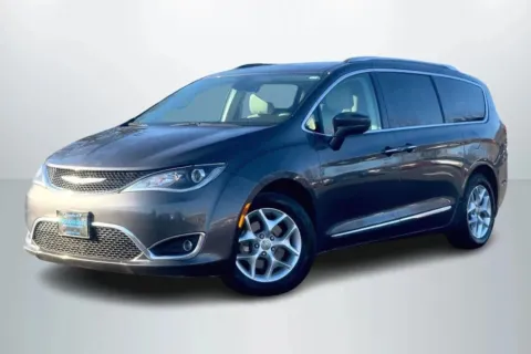 Gray 2019 Chrysler Pacifica Touring L Minivan 4D for sale in Janesville, WI