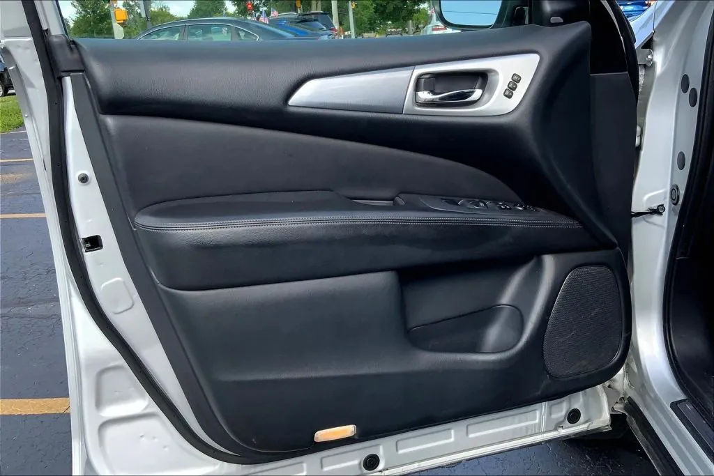 2019 Nissan Pathfinder SL - Photo 21