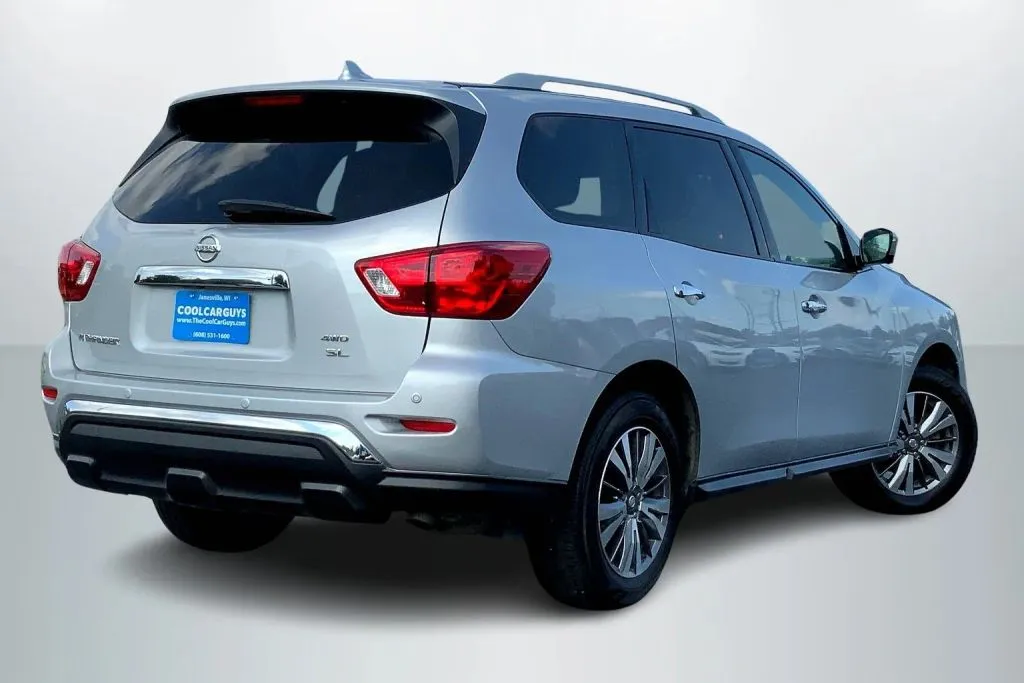 2019 Nissan Pathfinder SL - Photo 11