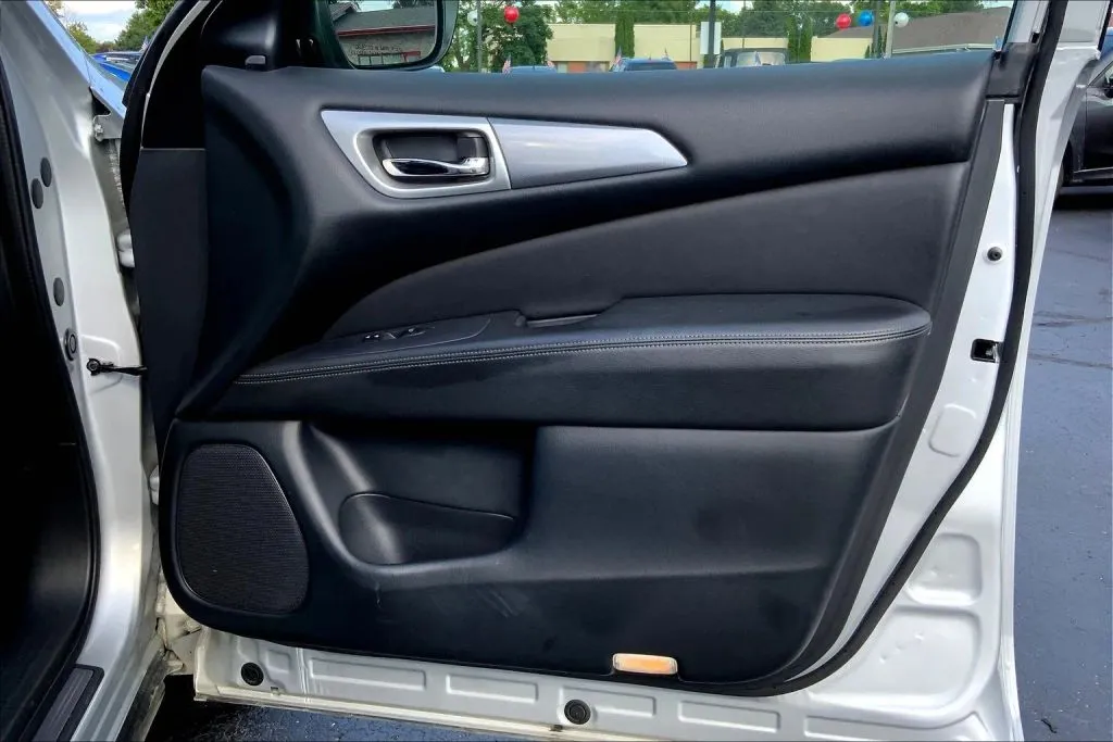 2019 Nissan Pathfinder SL - Photo 22