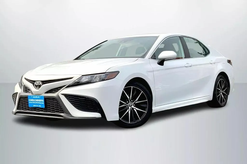 2022 Toyota Camry SE Sedan 4D for sale in Janesville, WI
