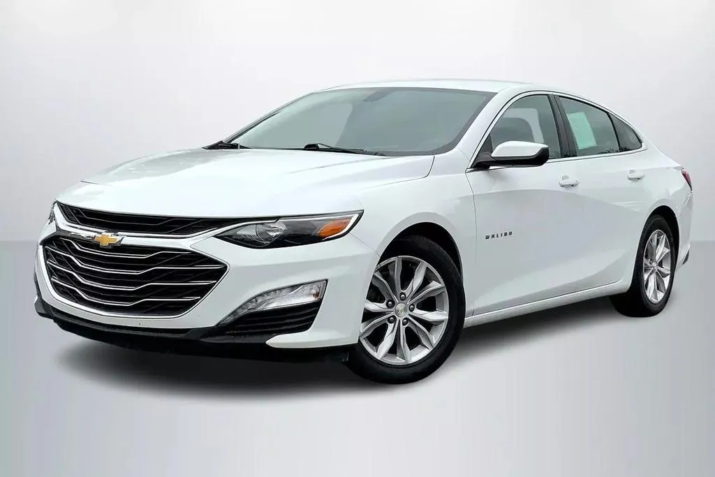 2021 Chevrolet Malibu LT Sedan 4D for sale in Janesville, WI