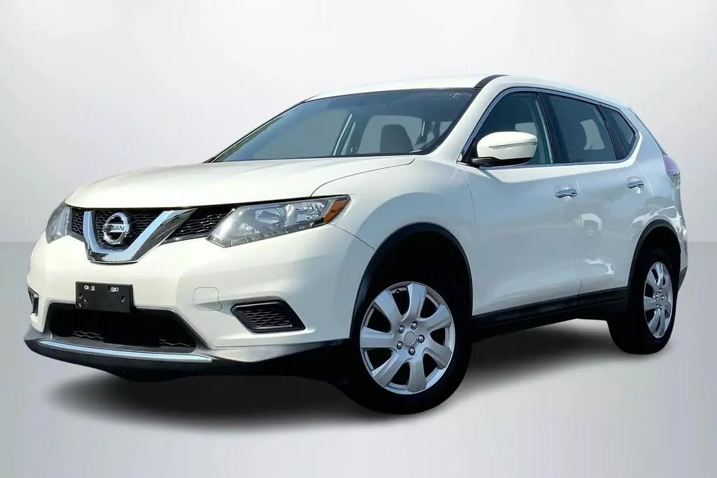 2015 Nissan Rogue S Sport Utility 4D for sale in Janesville, WI