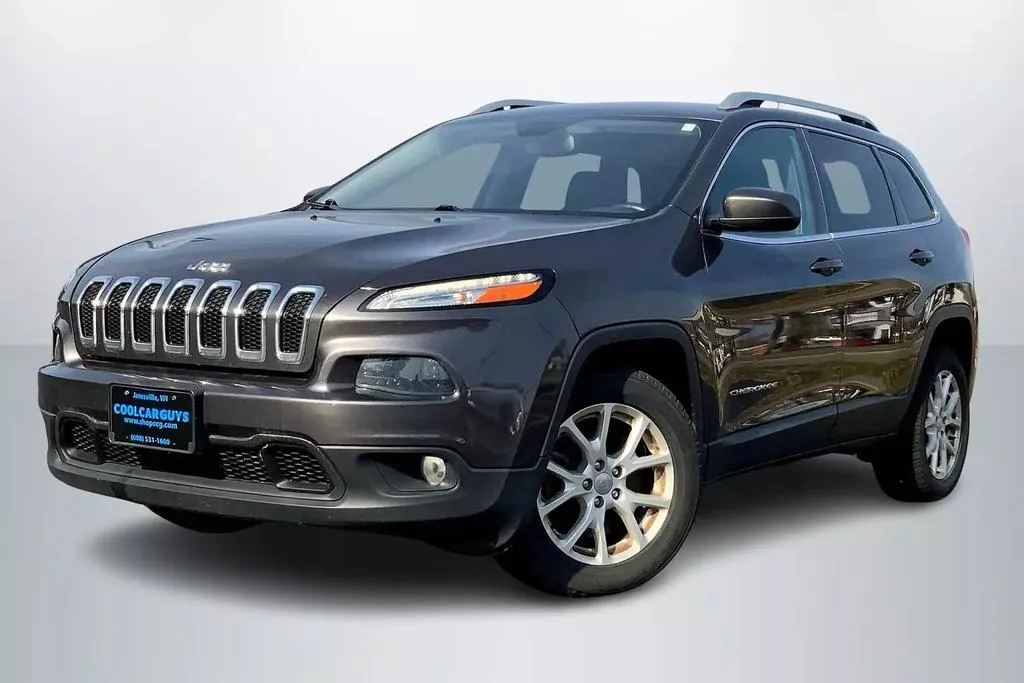 2018 Jeep Cherokee Latitude Plus Sport Utility 4D for sale in Janesville, WI