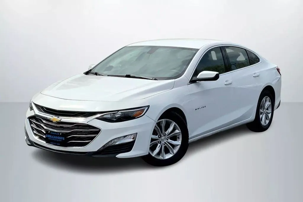 2020 Chevrolet Malibu LT Sedan 4D for sale in Janesville, WI