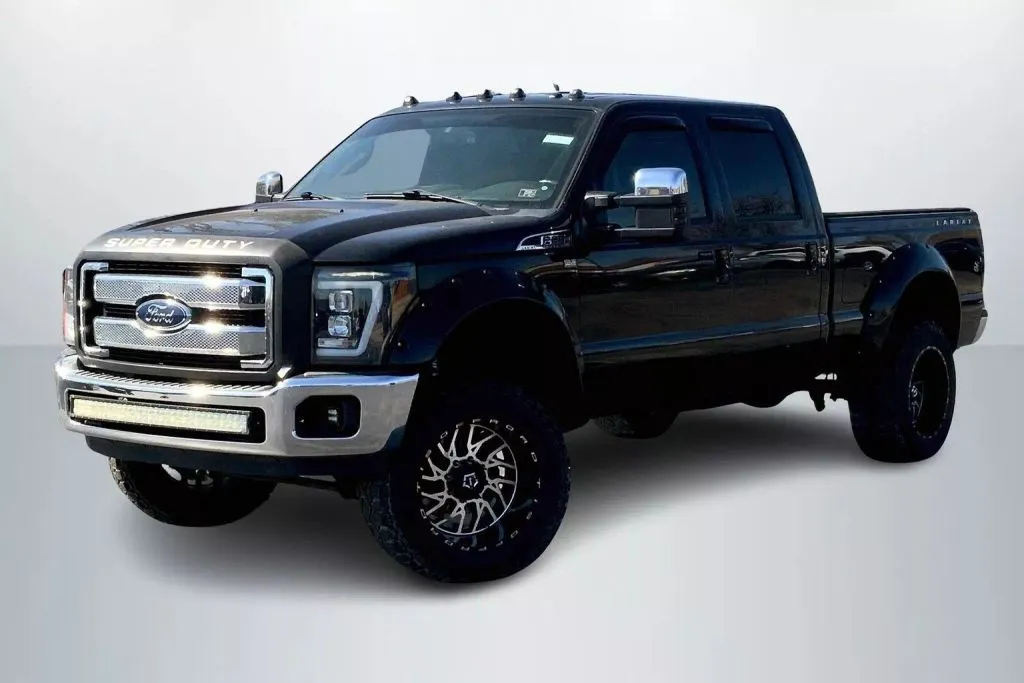 2015 Ford F250 Super Duty Crew Cab Lariat Pickup 4D 6 3/4 ft for sale in Janesville, WI