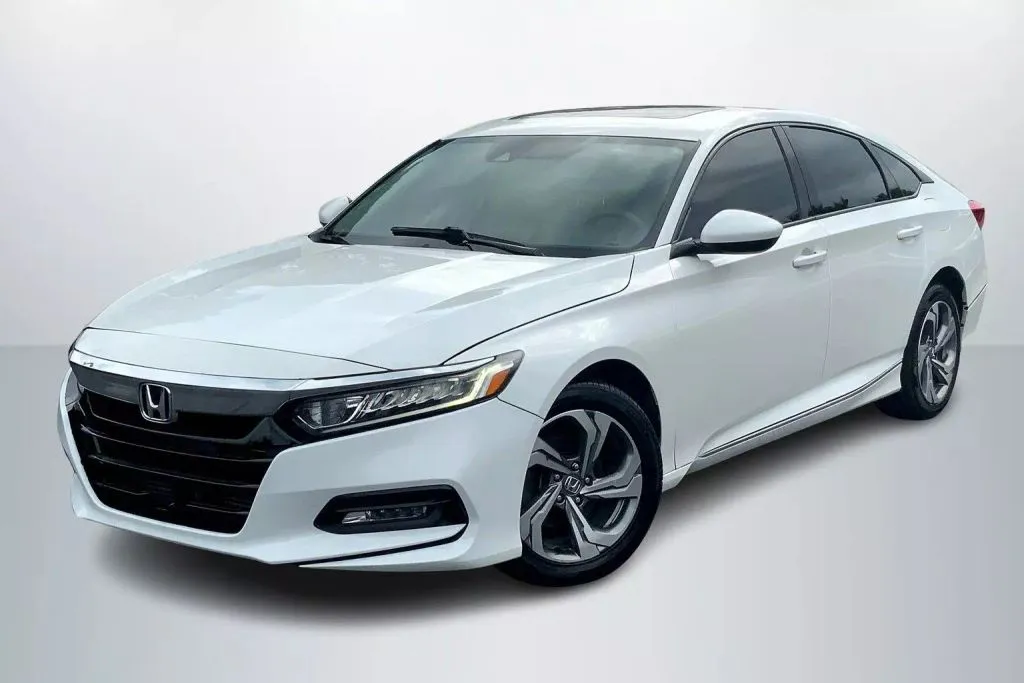 White 2018 Honda Accord EX Sedan 4D for sale in Janesville, WI