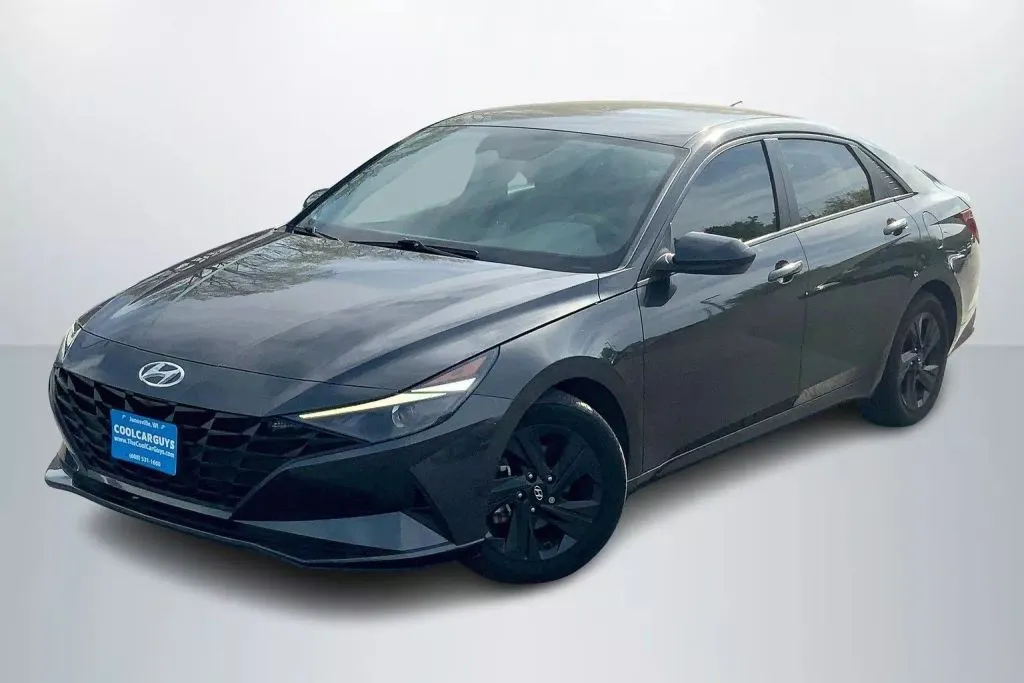 2022 Hyundai Elantra SEL Sedan 4D for sale in Janesville, WI