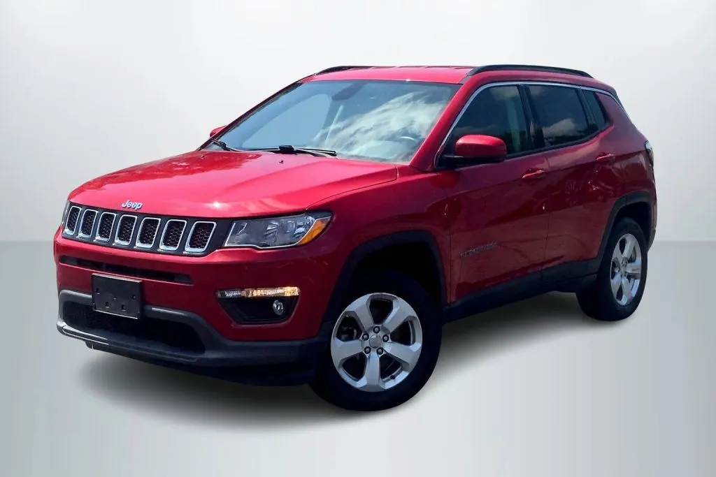 Red 2018 Jeep Compass Latitude Sport Utility 4D for sale in Janesville, WI
