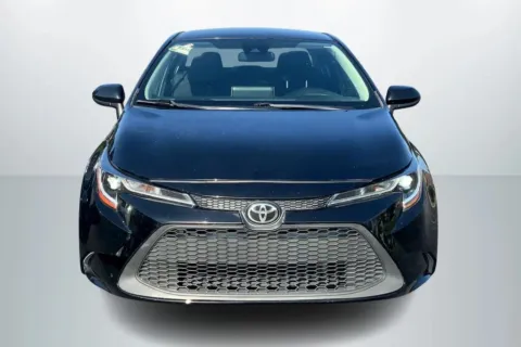 Another view of 2020 Toyota Corolla LE Sedan 4D for sale in Janesville, WI at Cool Car Guys