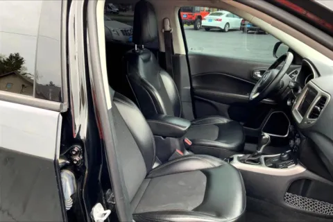 More photos of 2018 Jeep Compass Latitude Sport Utility 4D at Cool Car Guys, WI